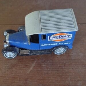 Blue Toy 1927 EverReady Battery Metal Truck